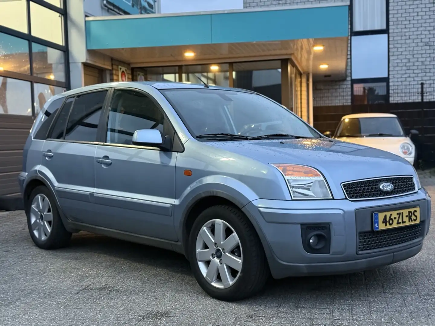 Ford Fusion 1.4-16V Futura Gris - 2