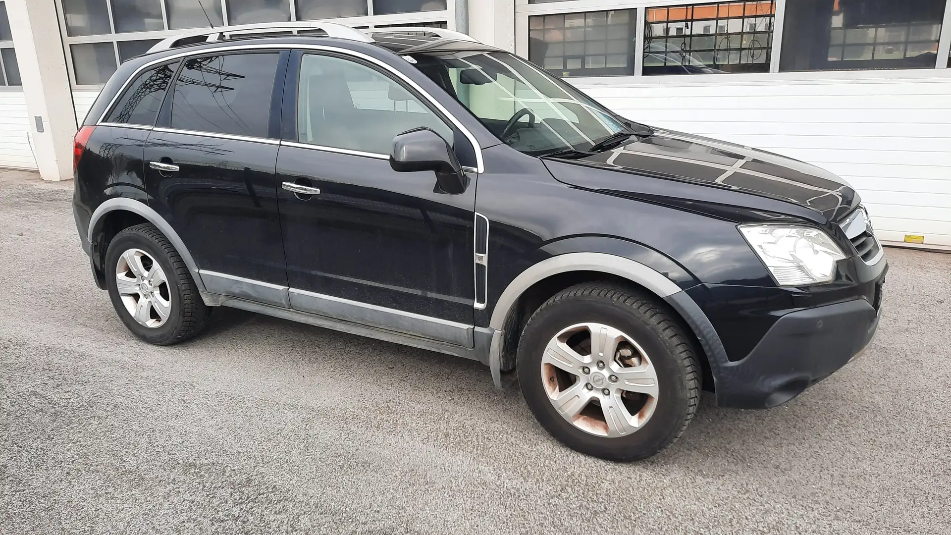 Opel Antara 3,2 V6 Cosmo Aut. Negru - 2