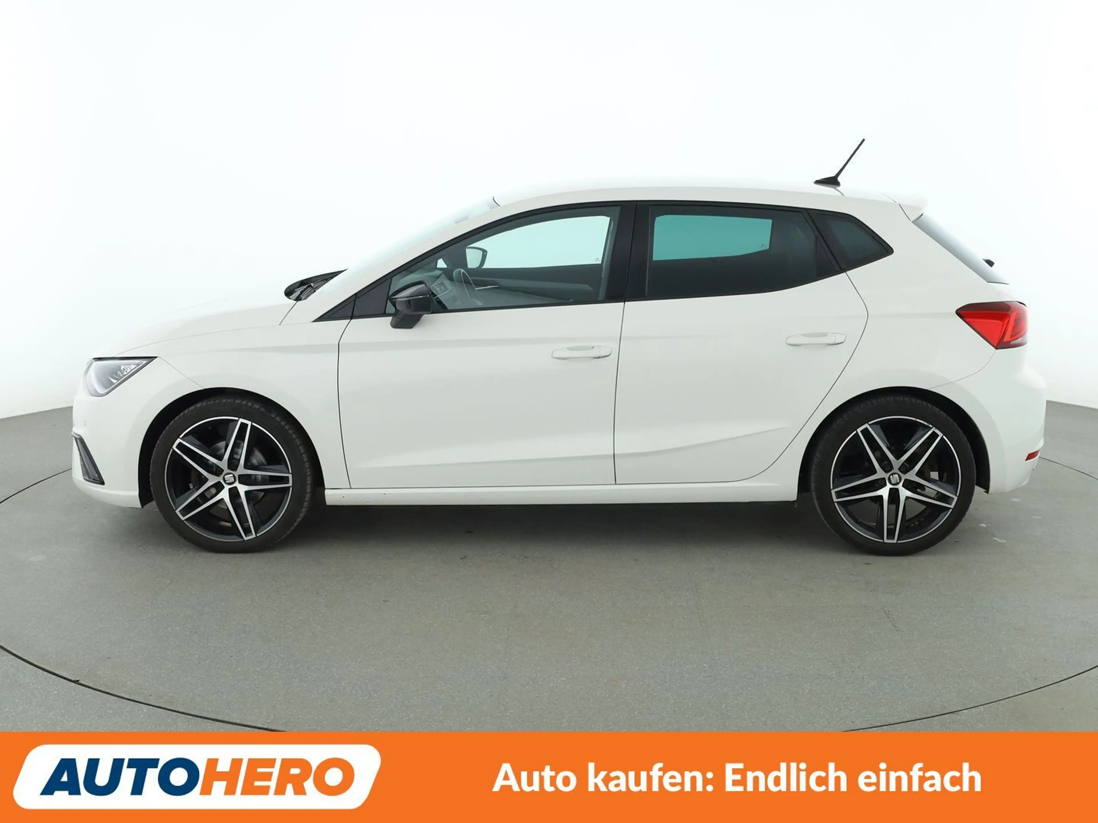 SEAT Ibiza 1.0 TSI FR*NAVI*LED*ACC* — photo 3
