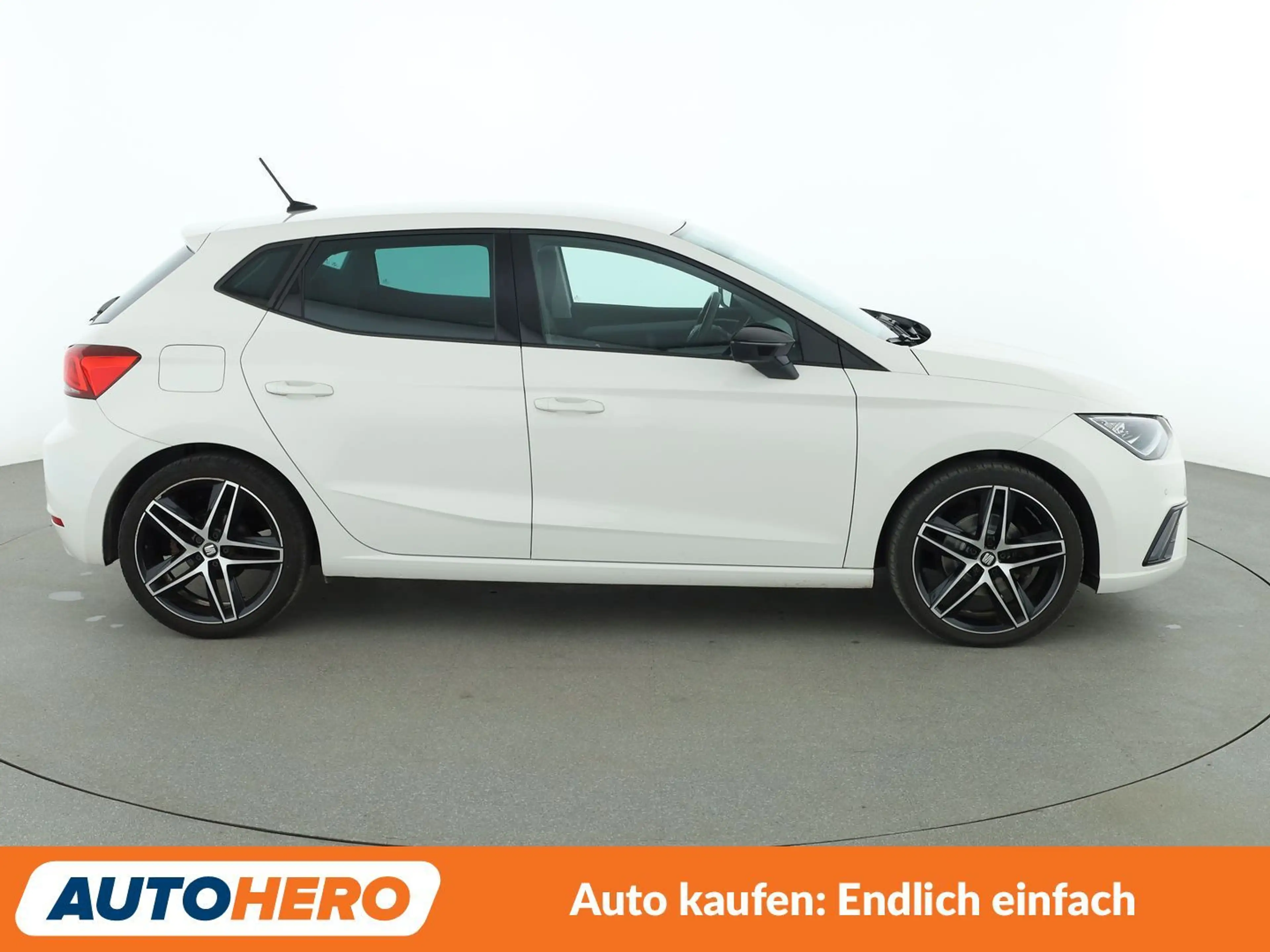 SEAT Ibiza 1.0 TSI FR*NAVI*LED*ACC* — photo 7