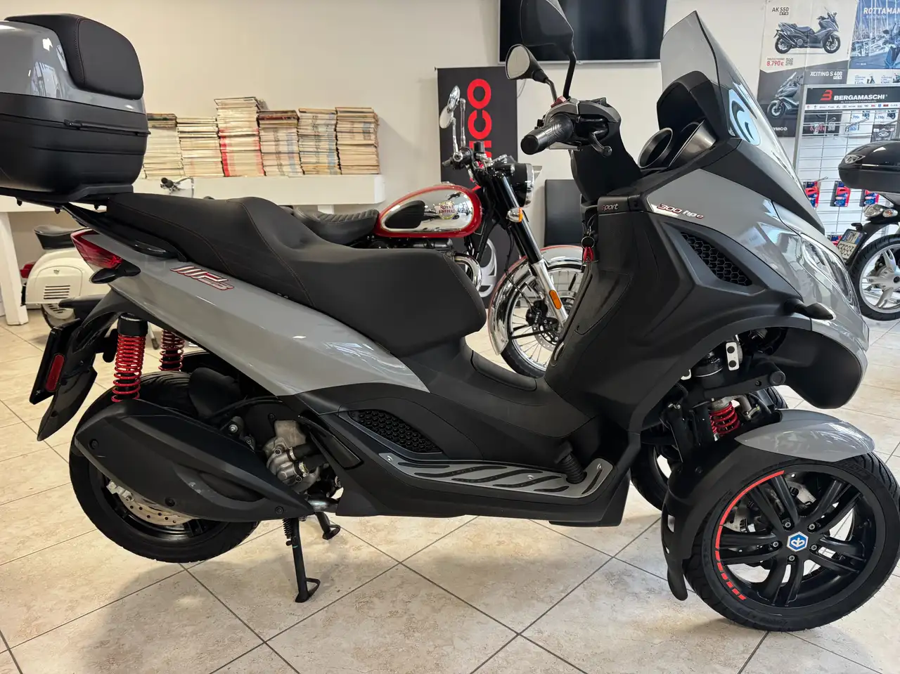 Piaggio MP3 300