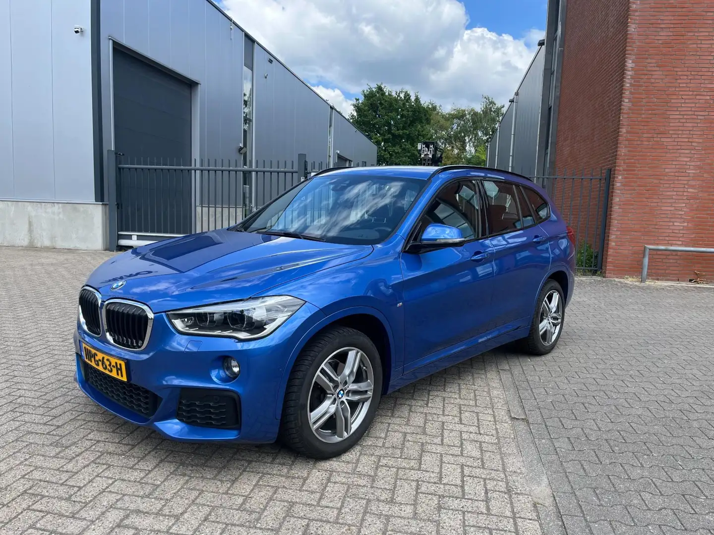 BMW X1 SDrive18i M Sport High Executive Bleu - 1