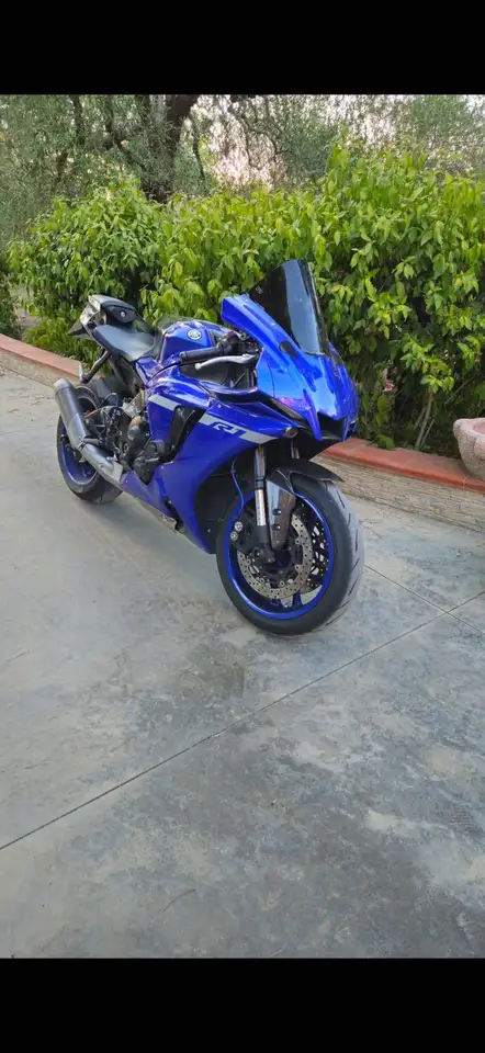 Yamaha YZF-R1
