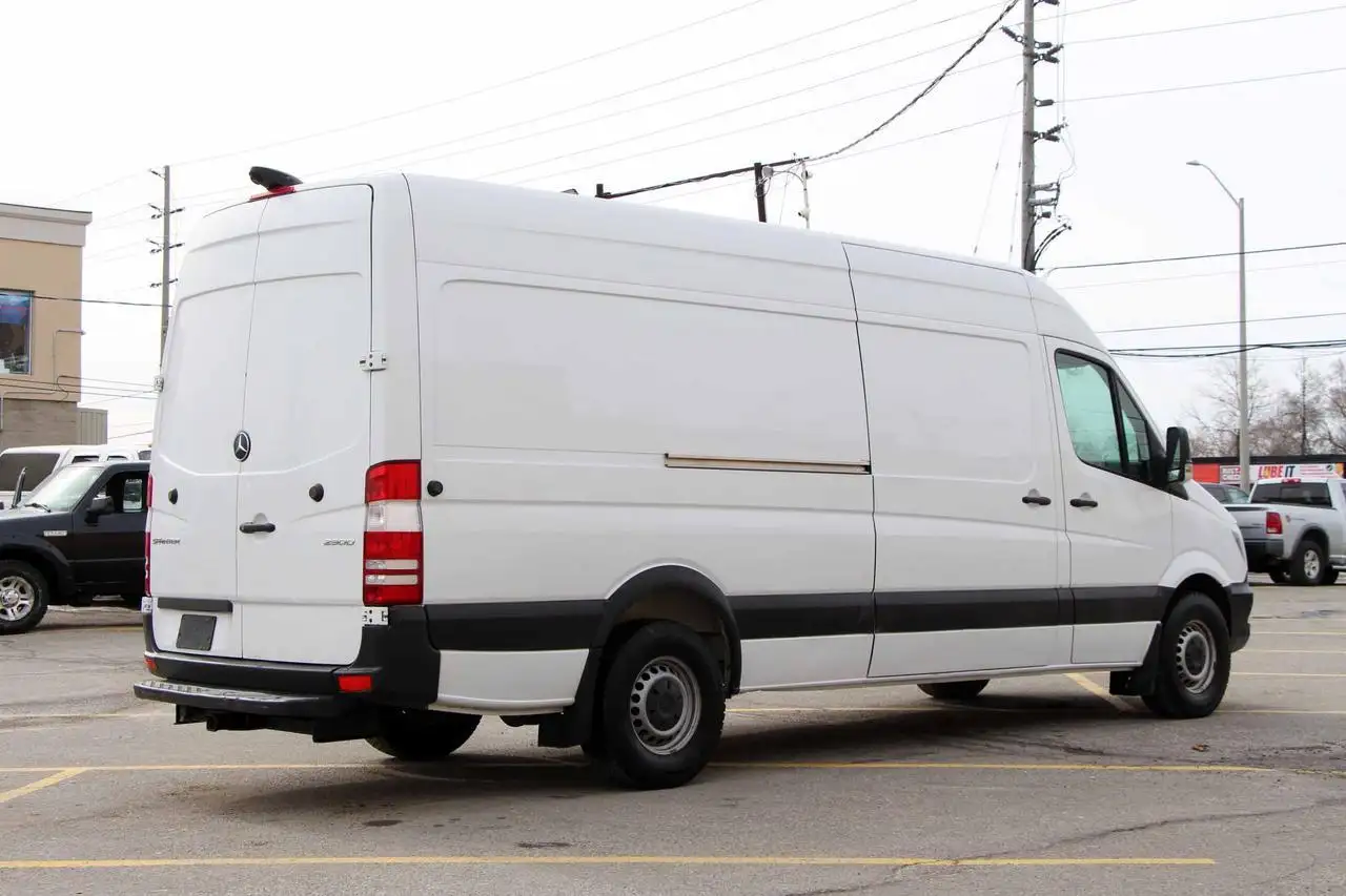 Mercedes-Benz Sprinter снимка Mercedes-Benz Sprinter