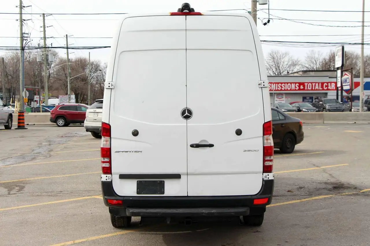 Mercedes-Benz Sprinter снимка Mercedes-Benz Sprinter