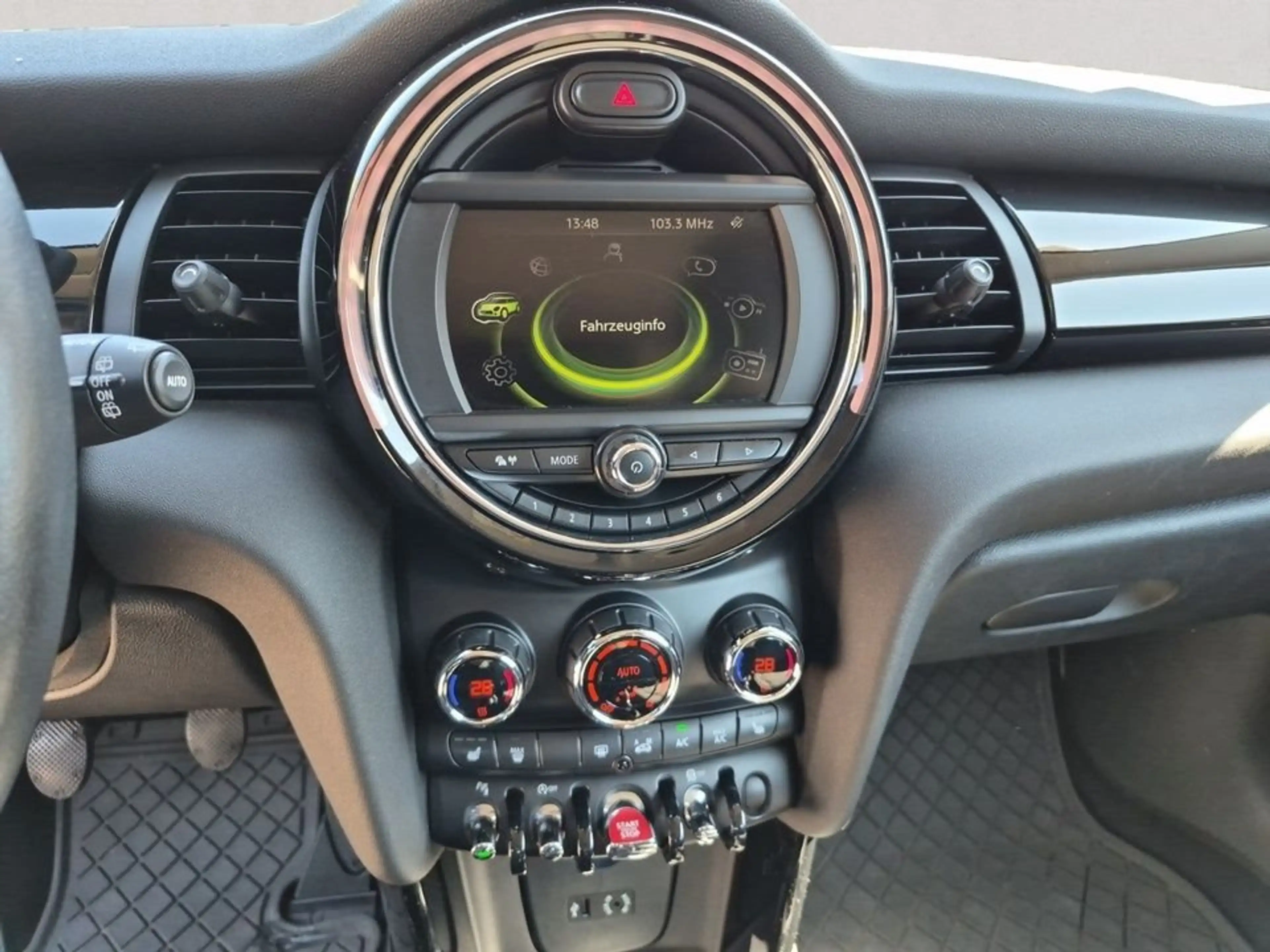 MINI One + 2.HAND — photo 13