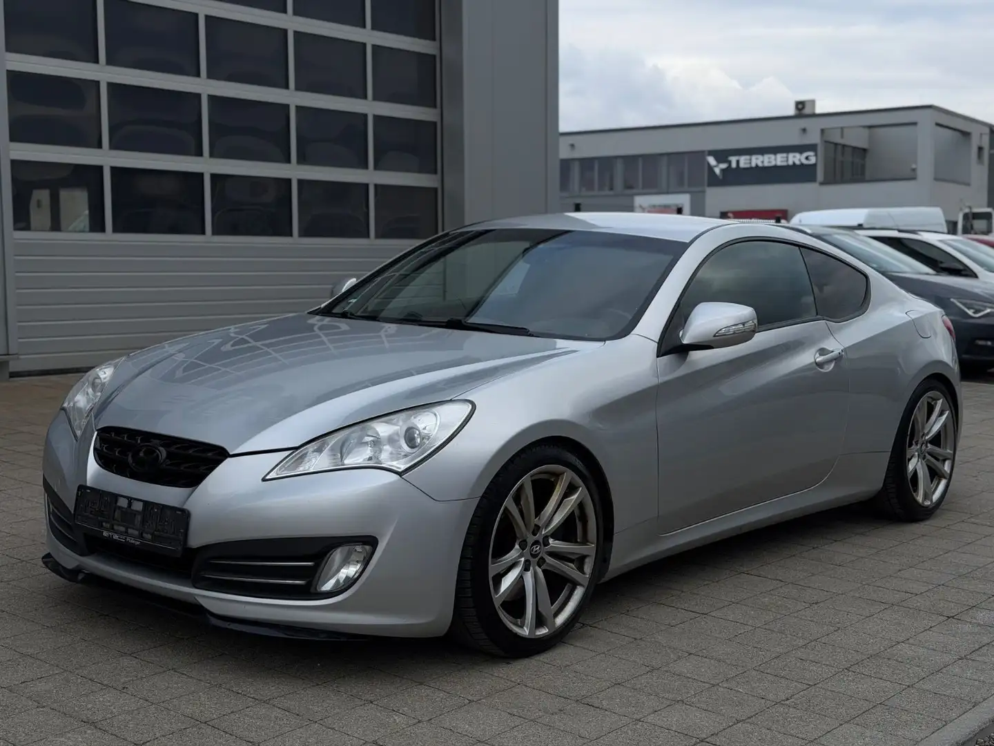 Hyundai Genesis 2.0T Keyless Go Kamera Soundsystem Silber - 1