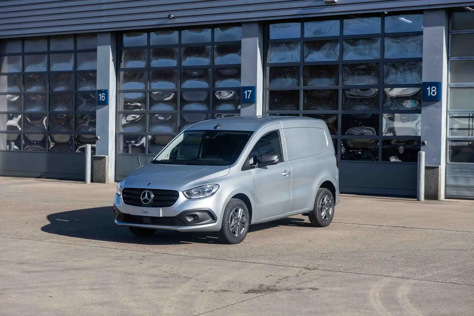 Mercedes-Benz Citan 113 L1 Pro auto Argent - 1