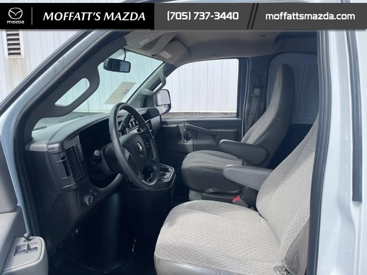 Chevrolet Express 2500 снимка Chevrolet Express 2500