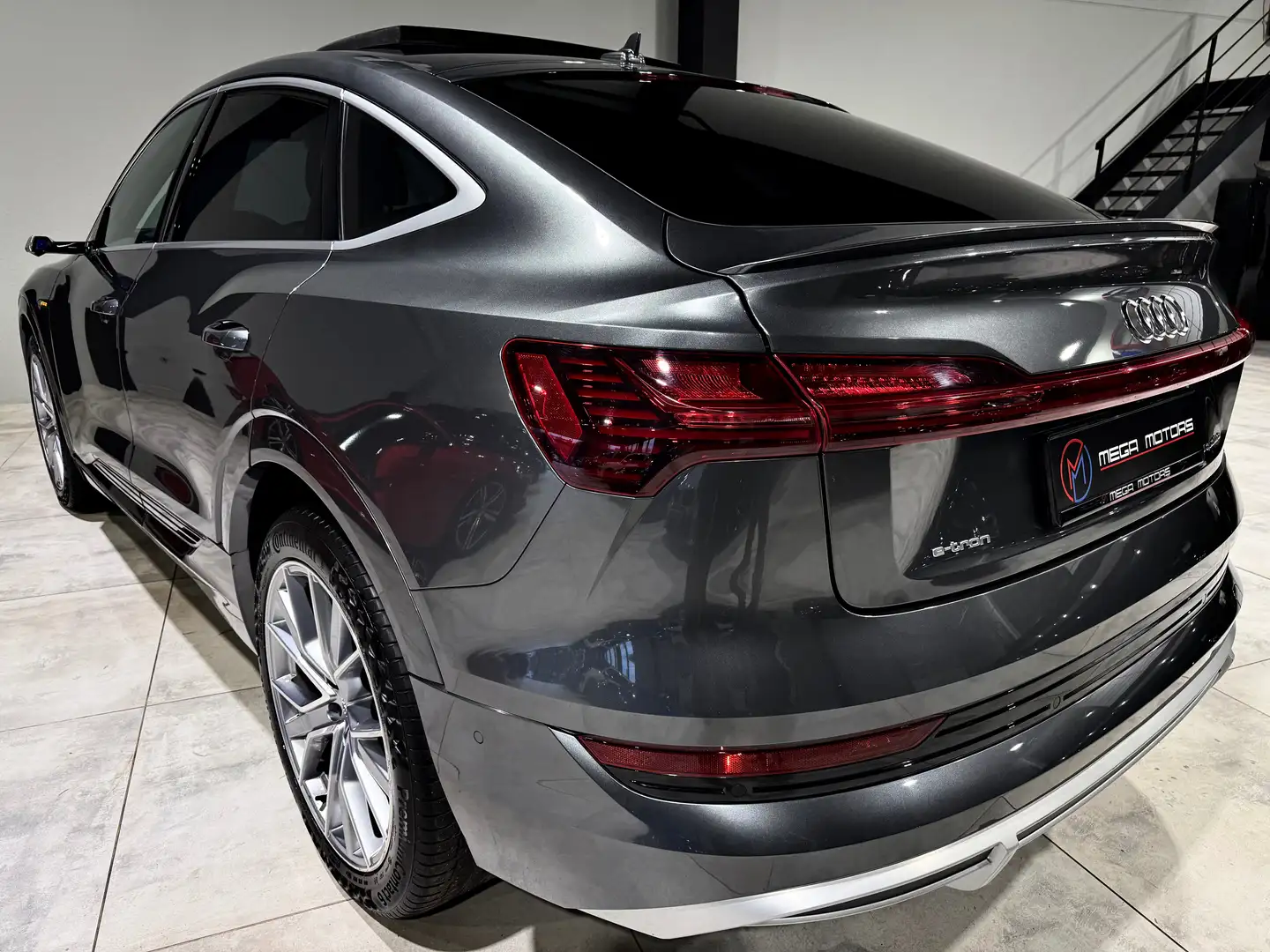 Audi e-tron SPORTBACK 50QUATTRO SLiNE PANO CAM360 CARPLAY NAVi Gris - 2