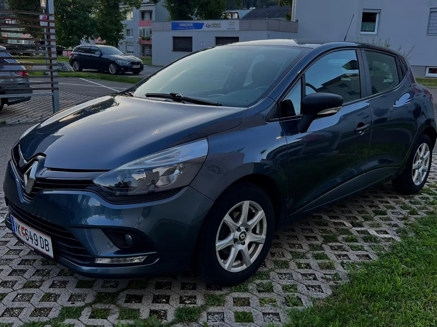 Renault Clio Clio Life TCe 75 Life Grau - 1