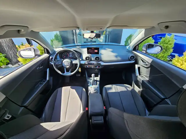 Audi Q2 view 7
