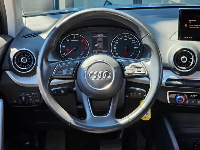 Audi Q2 view 9