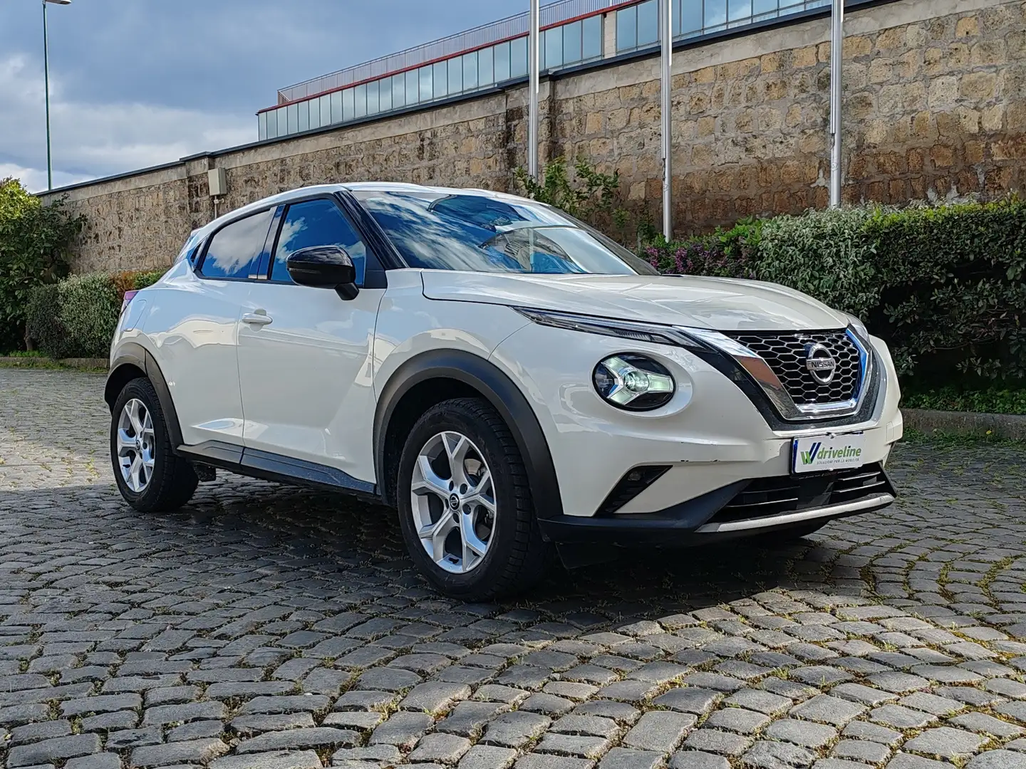Nissan Juke Juke 1.0 dig-t N-Connecta 114cv dct Blanc - 1