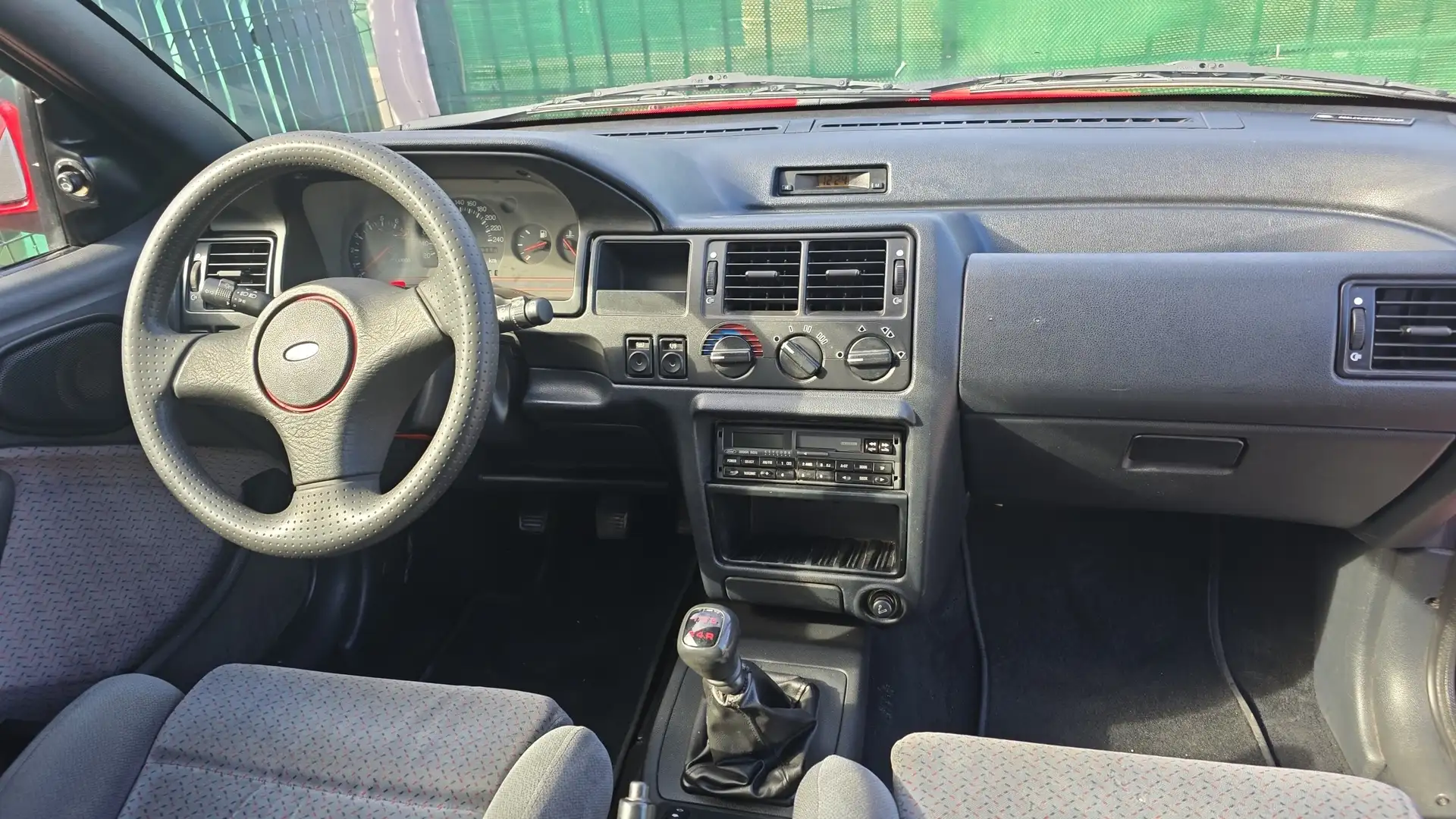 Ford Escort Escort 2.0i 16V RS Красный - 2