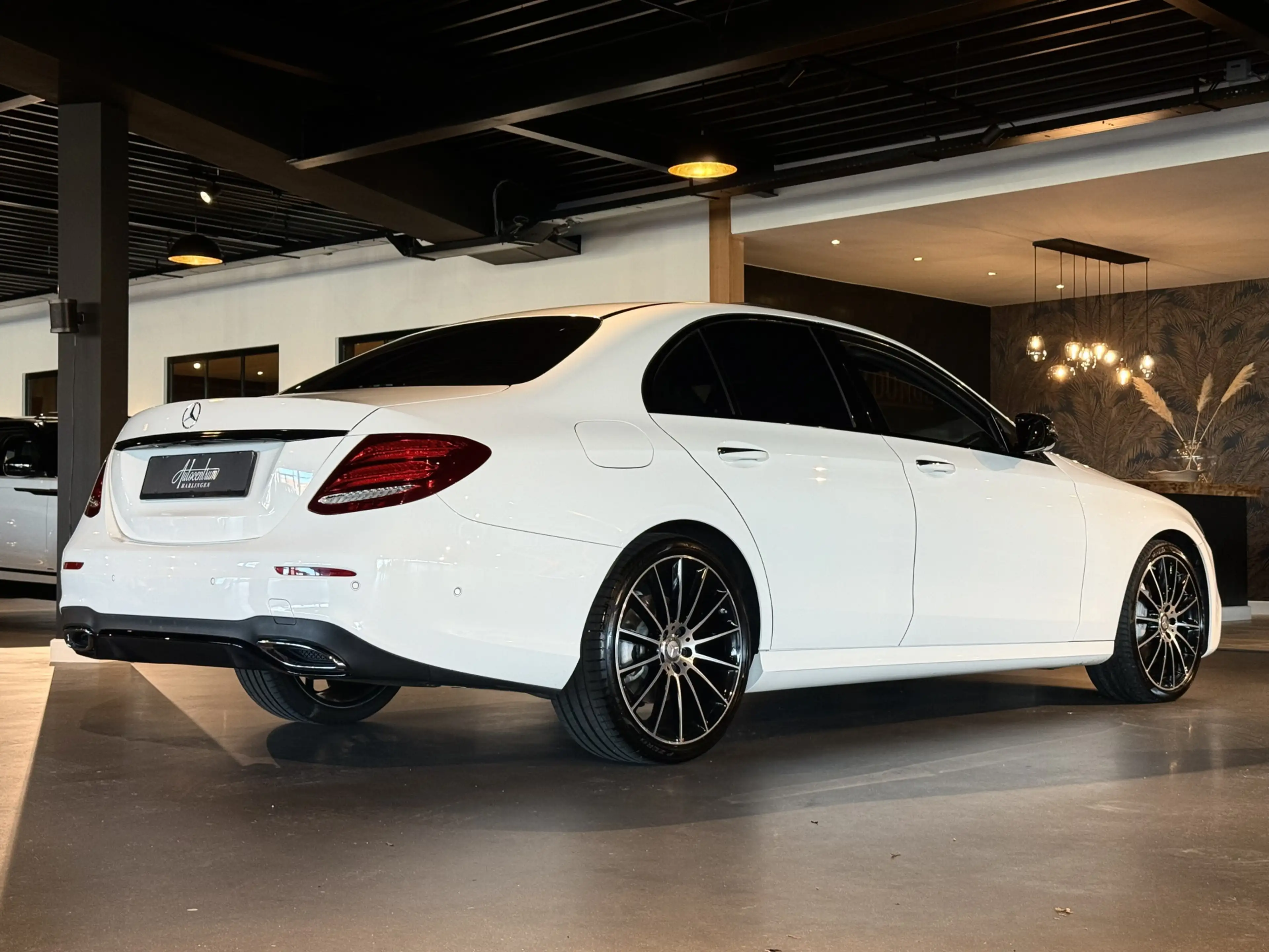 Mercedes-Benz E 350 350d V6 AMG I Luchtvering I Carbon I 20" I VOL! — photo 31