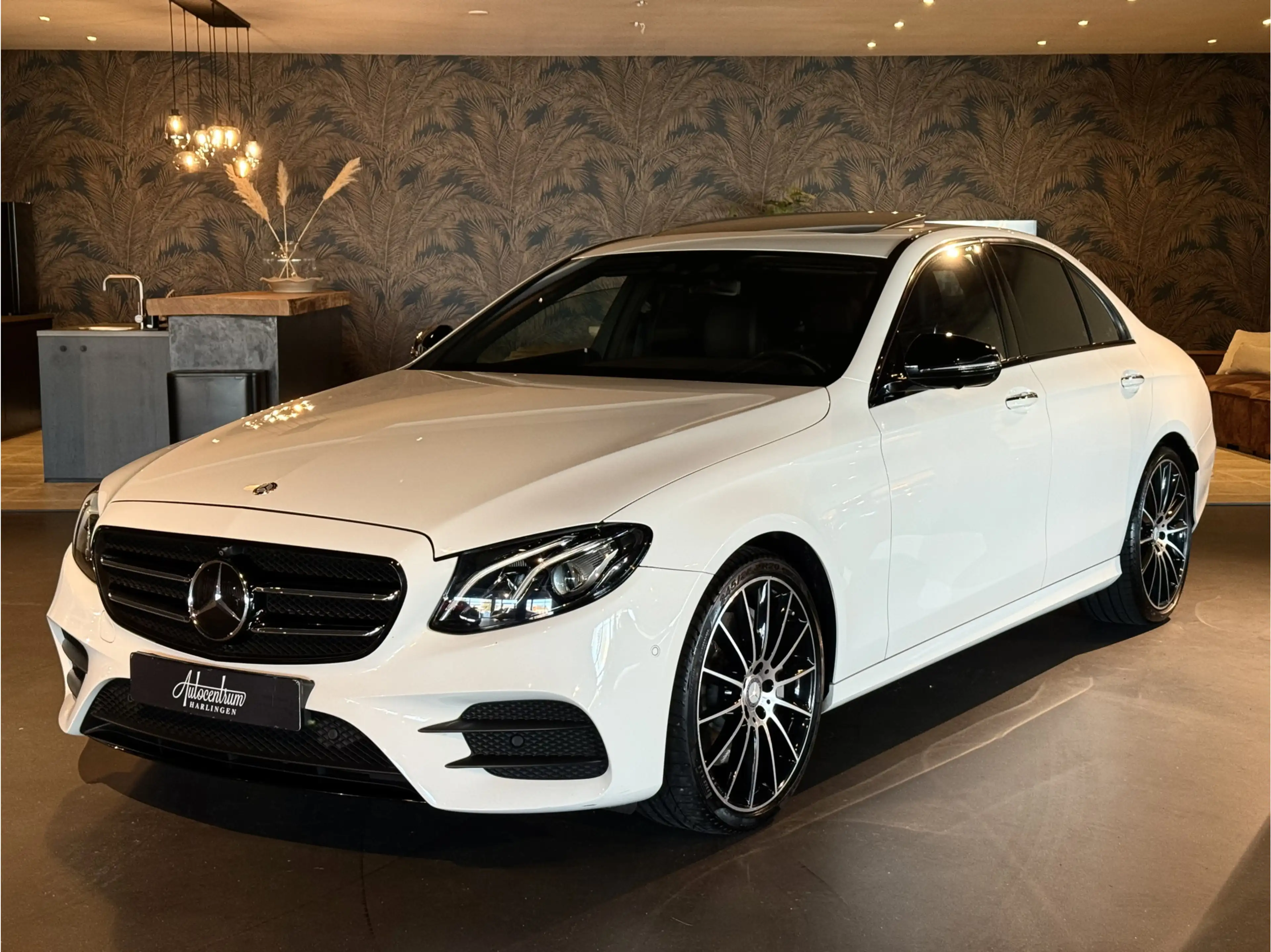 Mercedes-Benz E 350 350d V6 AMG I Luchtvering I Carbon I 20" I VOL! — photo 29