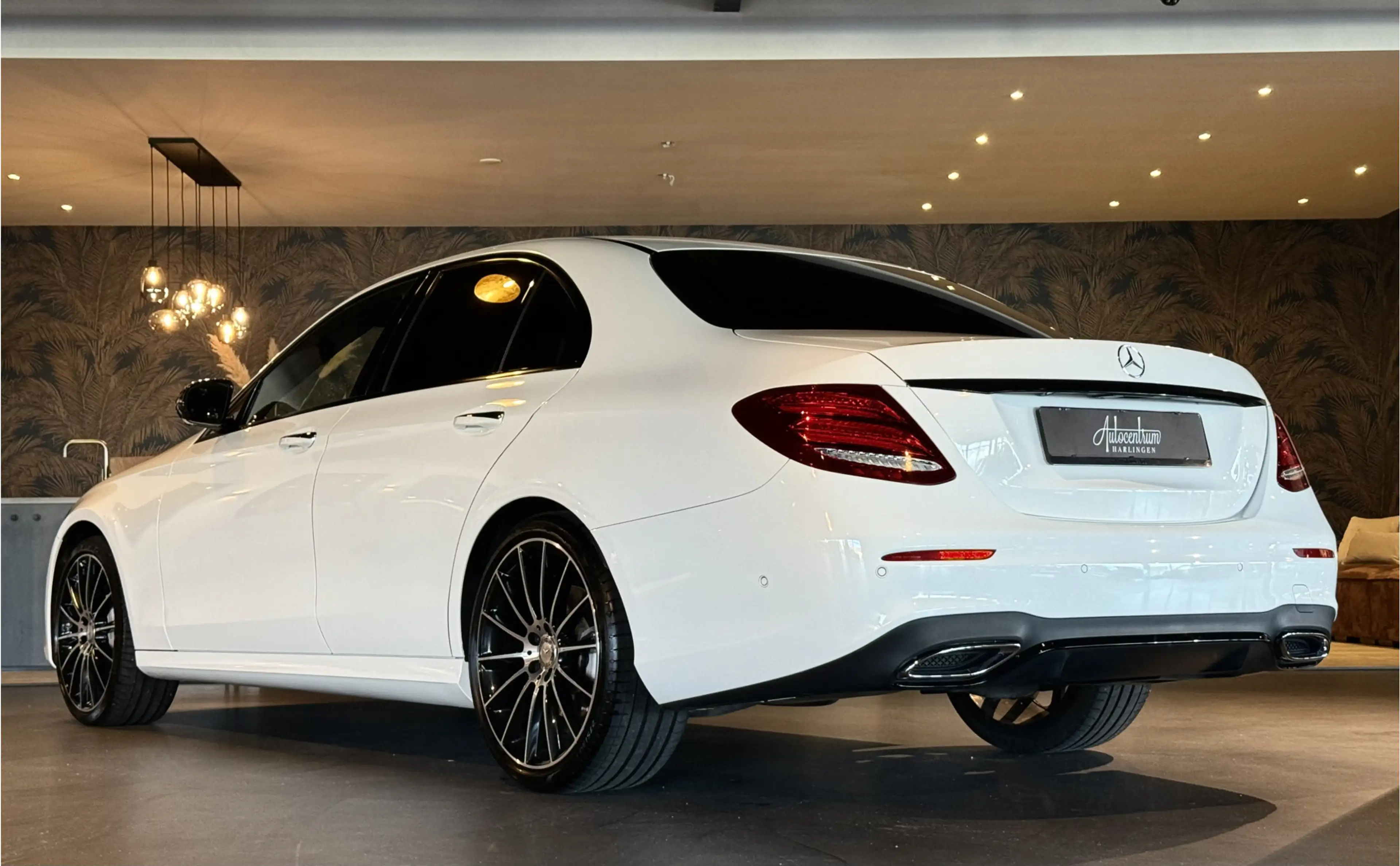 Mercedes-Benz E 350 350d V6 AMG I Luchtvering I Carbon I 20" I VOL! — photo 27