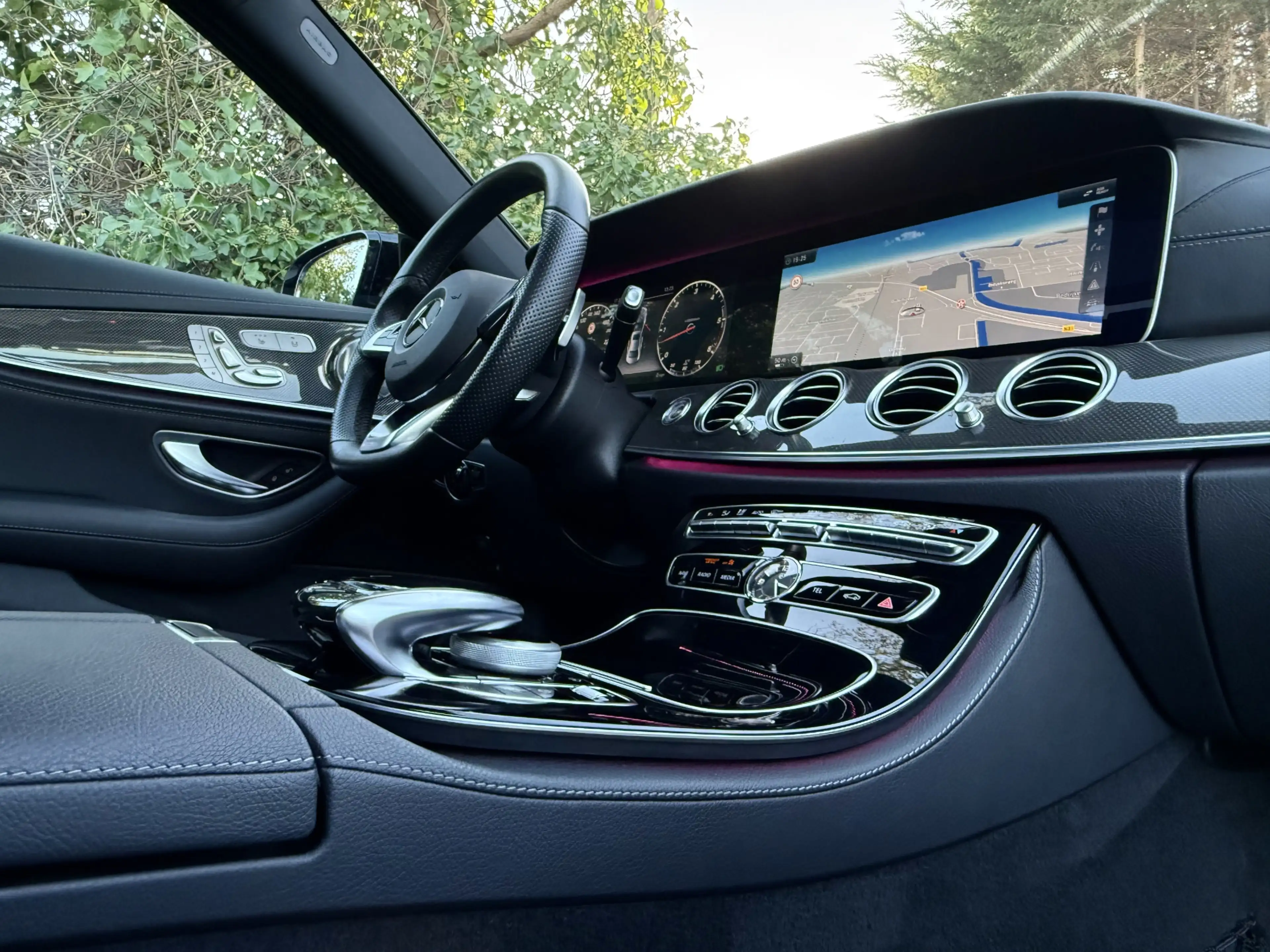 Mercedes-Benz E 350 350d V6 AMG I Luchtvering I Carbon I 20" I VOL! — photo 12