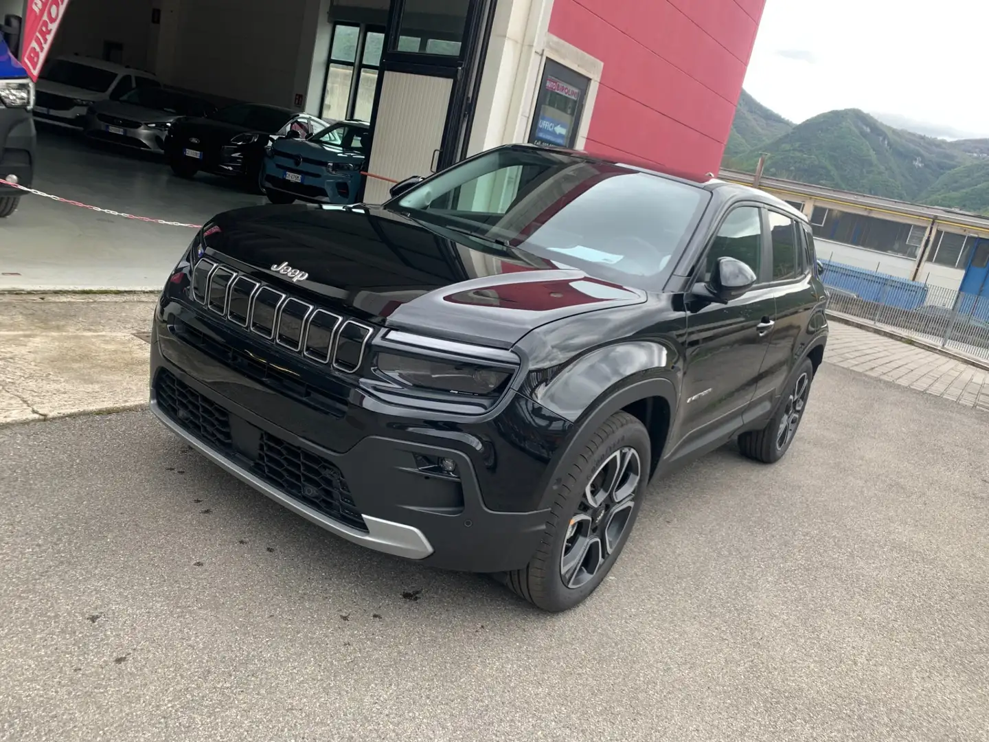Jeep Avenger 1.2 Turbo 100 CV Summit Negro - 1