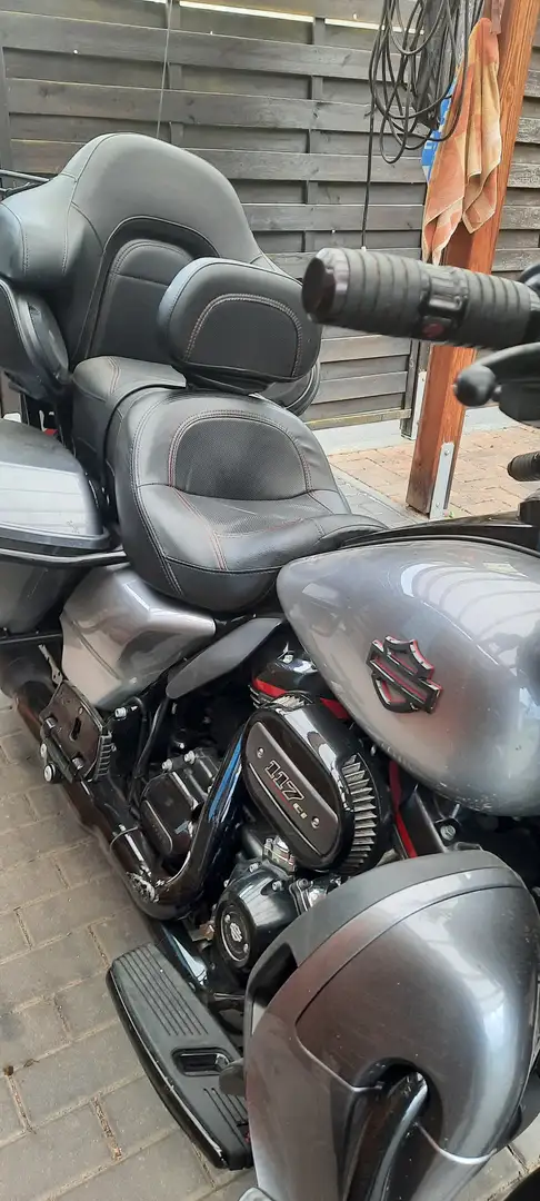 Harley-Davidson CVO Limited E-Glide CVO Gris - 2