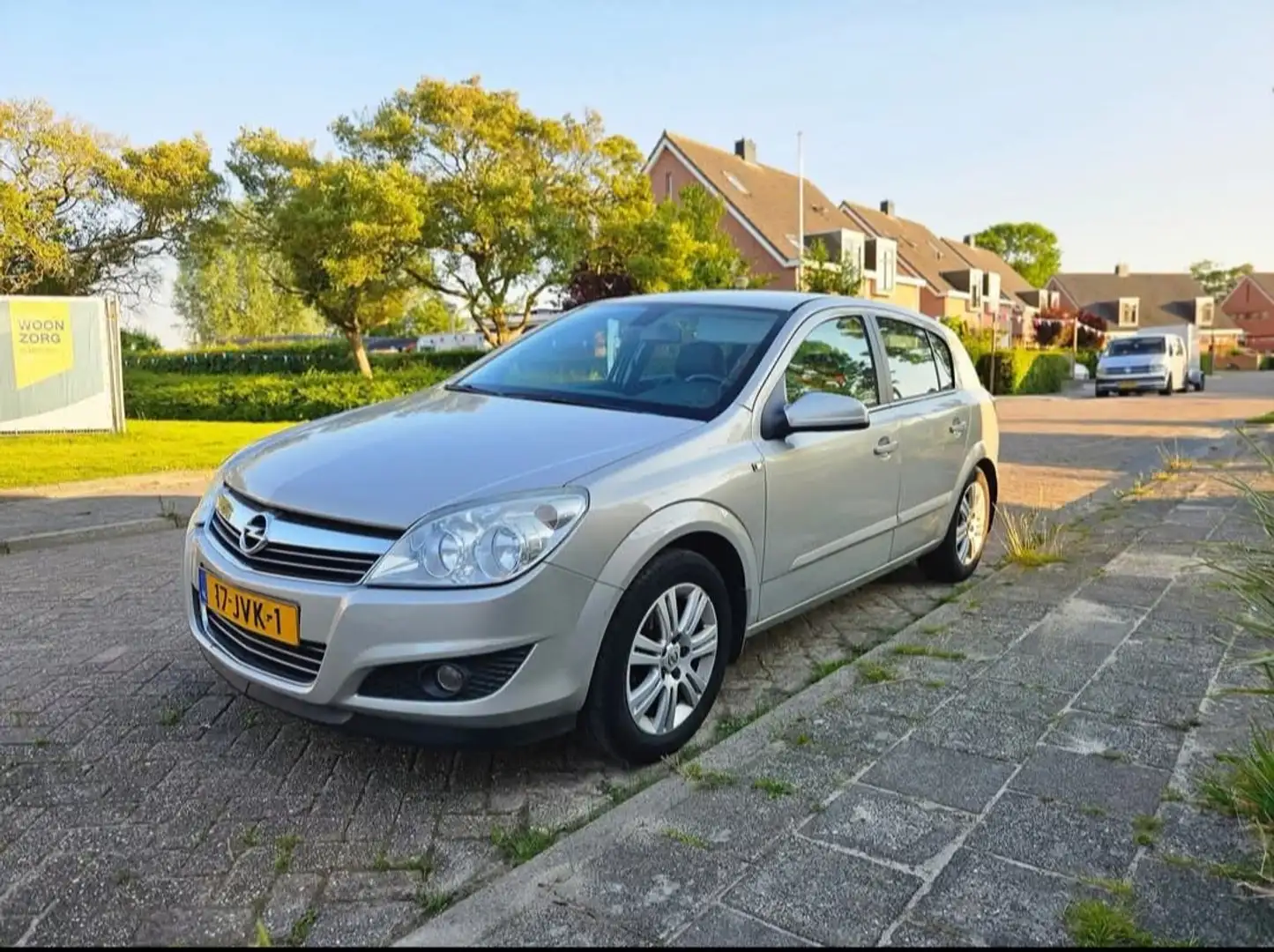 Opel Astra Astra 1.6 Cosmo Zilver - 1