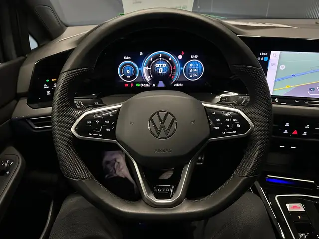Volkswagen Golf view 18