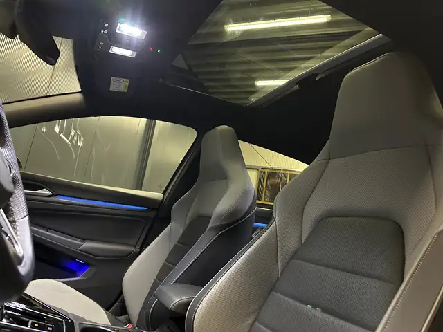 Volkswagen Golf view 10