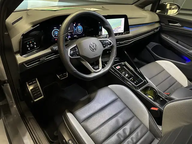 Volkswagen Golf view 17
