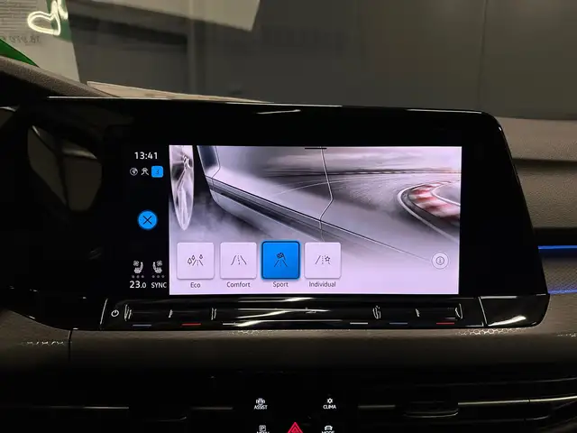 Volkswagen Golf view 23
