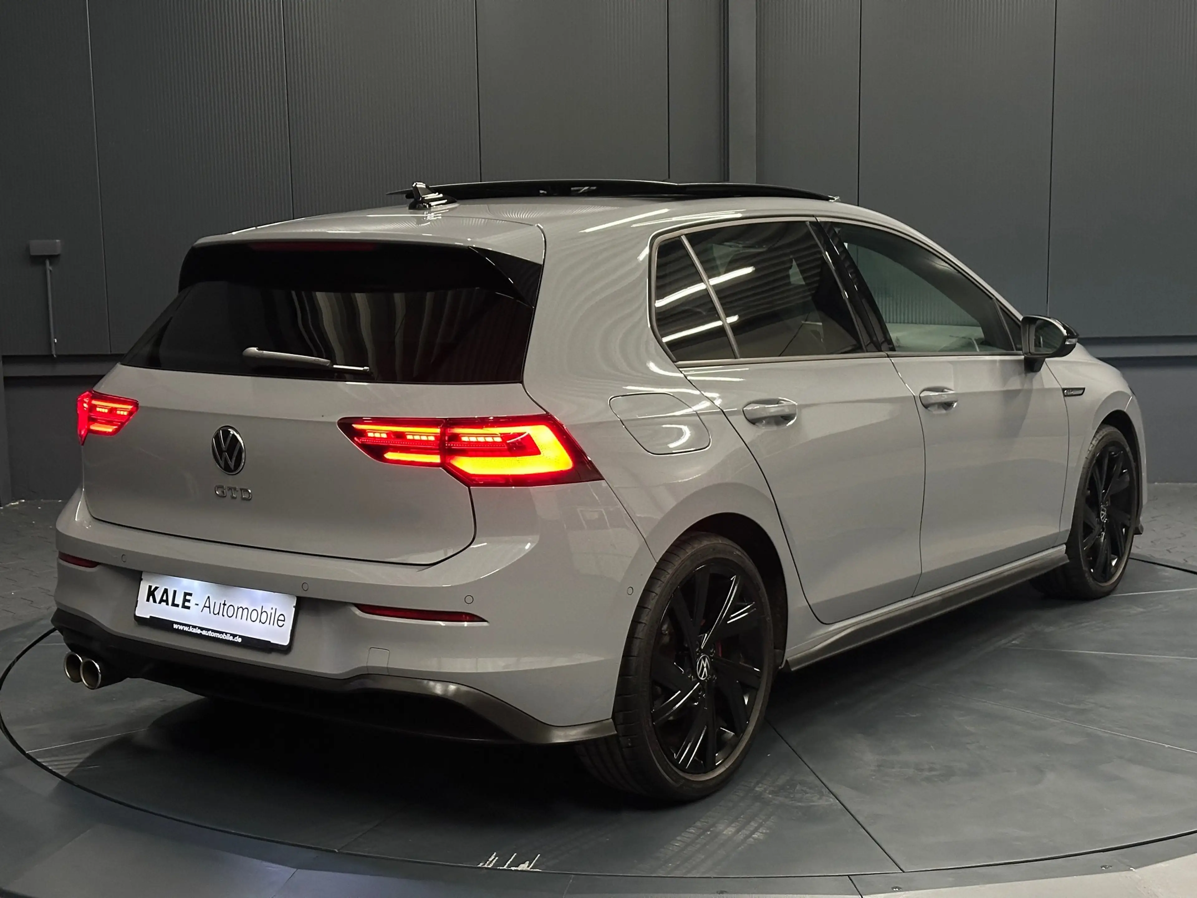 Volkswagen Golf GTD *Black Style*PANORAMA*LEDER*SitzKlima*KAMERA*18Zo — photo 5
