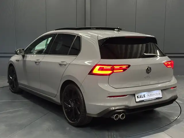 Volkswagen Golf view 3