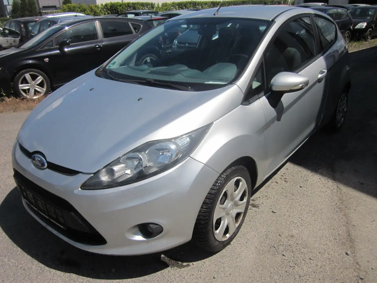 Ford Fiesta Argent - 1