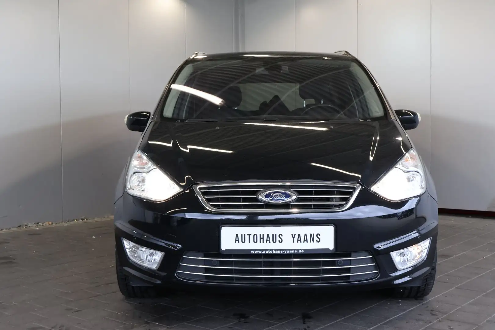 Ford Galaxy 2.0 TDCI Titanium NAVI+MEM+18"+AHK+7 SITZ Negro - 2