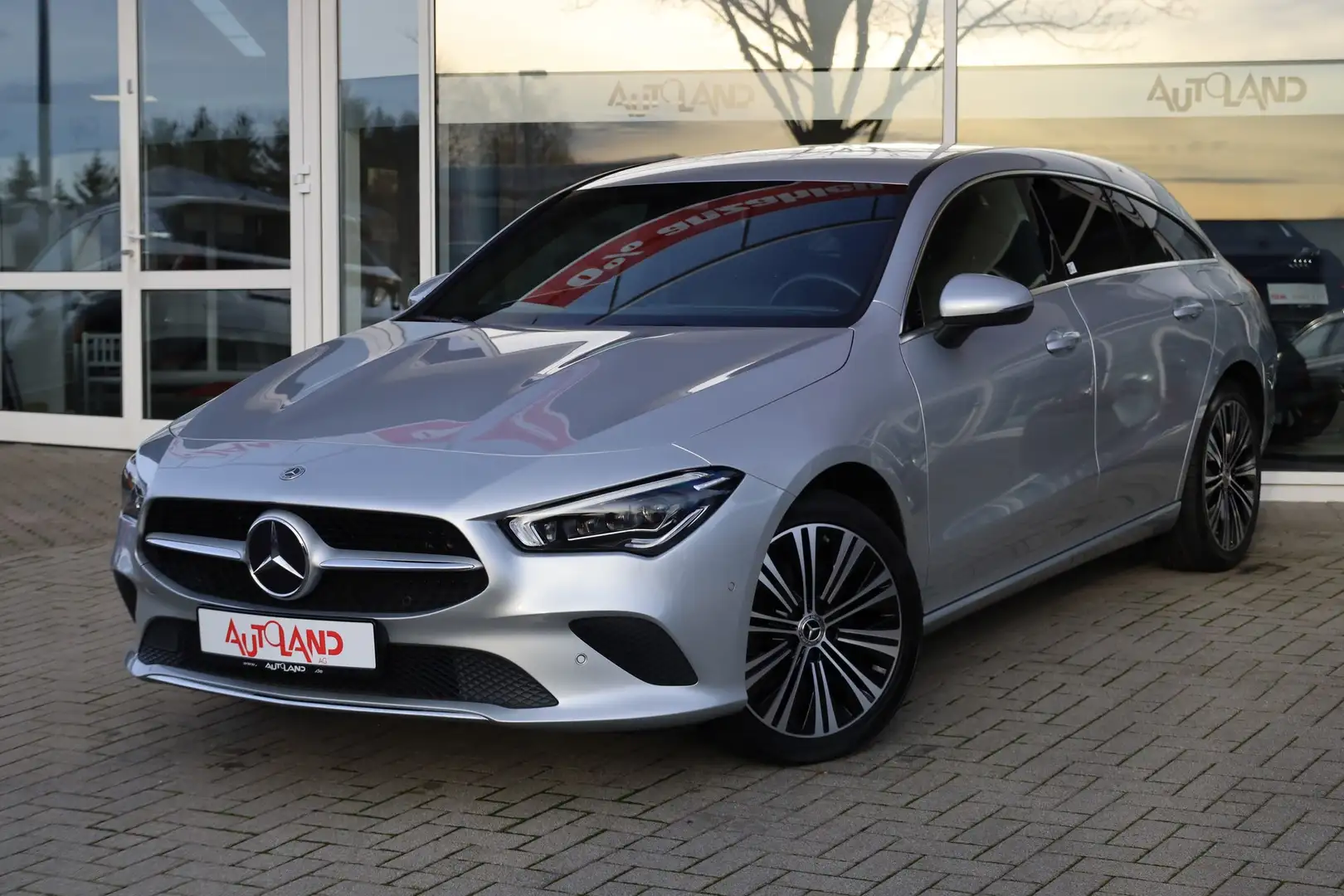 Mercedes-Benz CLA 250 e SB Progressive Aut. LED Navi Kamera PDC Argento - 2