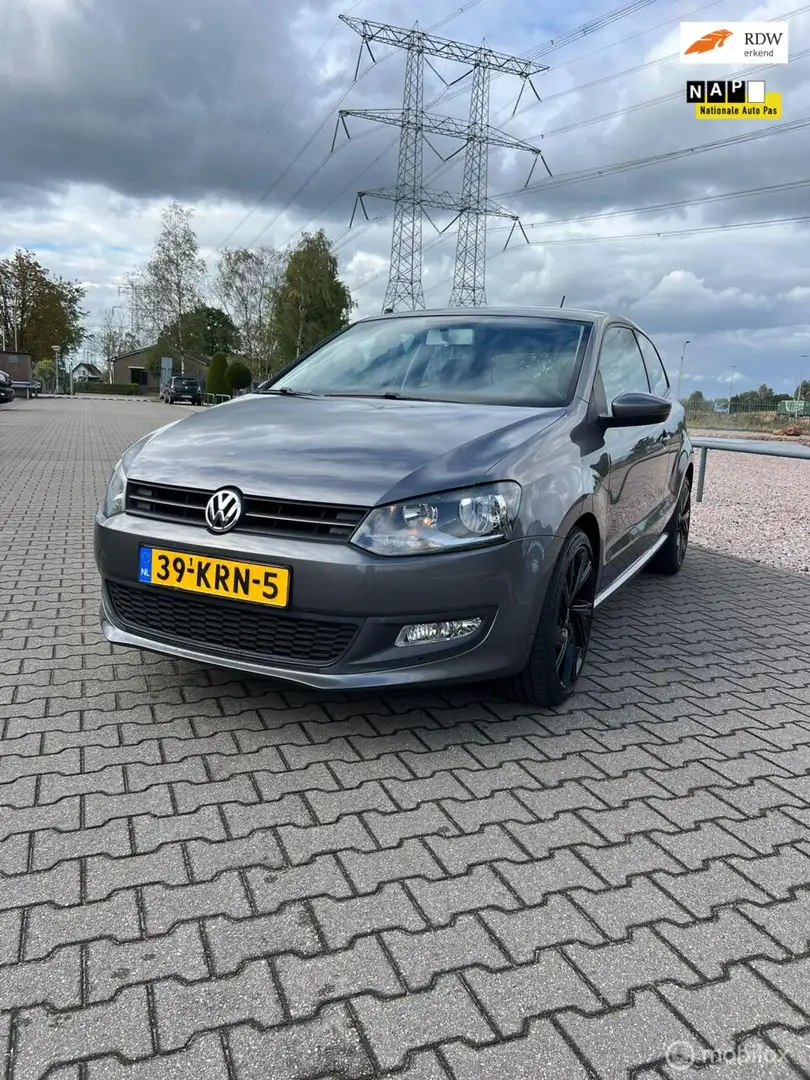 Volkswagen Polo 1.4-16V Highline Grijs - 1