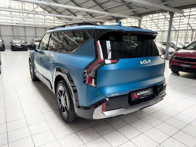 Kia Ev9 view 4