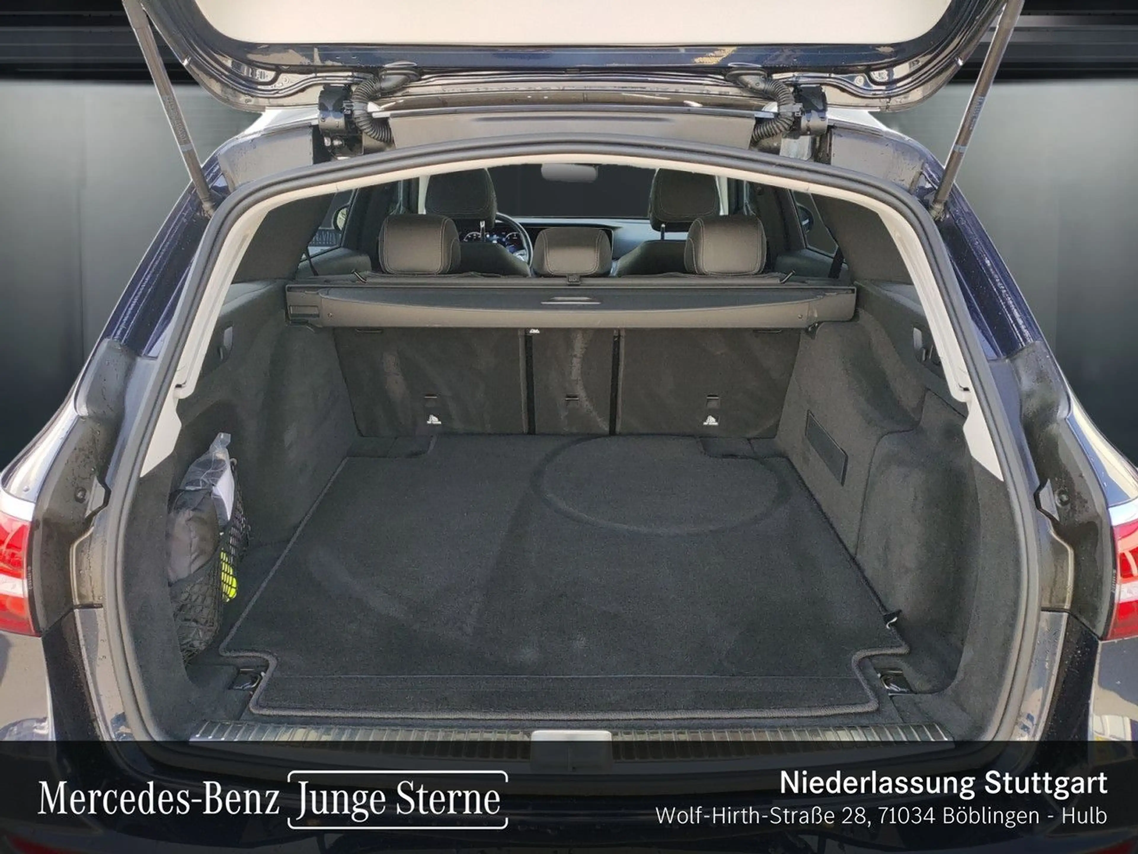 Mercedes-Benz E 400 d T 4M AVANTG+PANO+360+AHK+LED+FAHRASS+9G — photo 6
