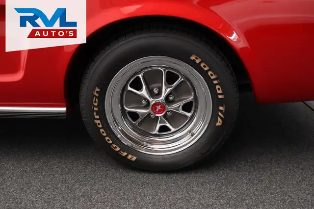 Ford Mustang view 25