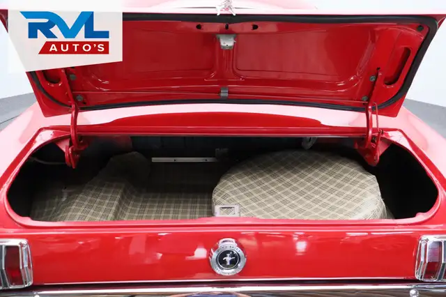 Ford Mustang view 16