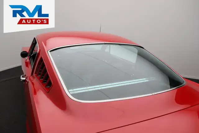 Ford Mustang view 23