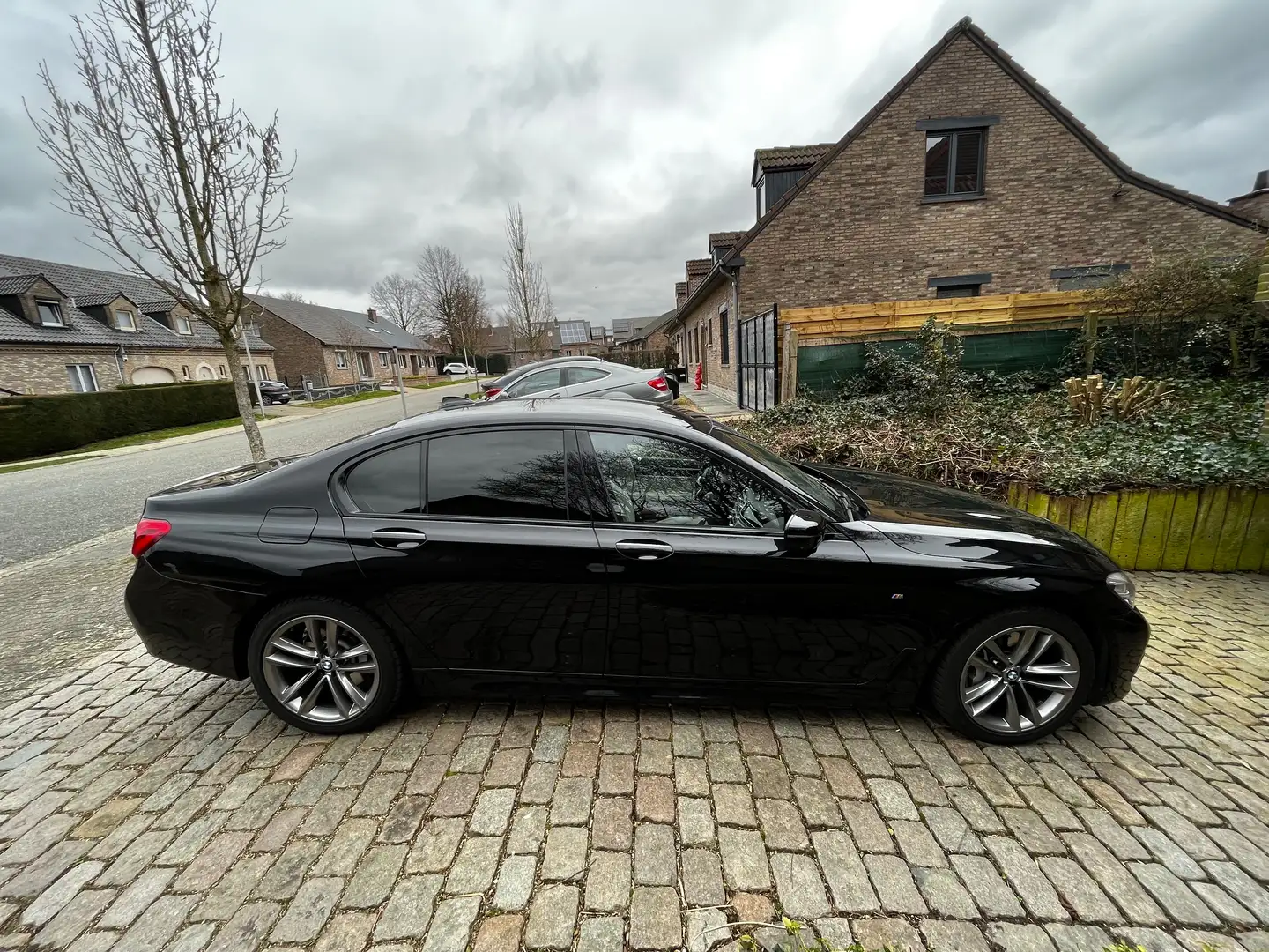 BMW 730 730d Zwart - 1