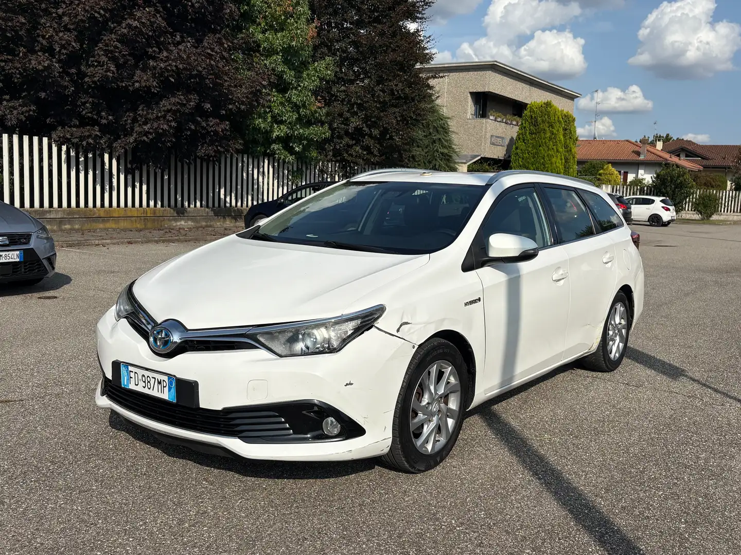 Toyota Auris Auris II 2016 Touring 1.8h Cool cvt Weiß - 1
