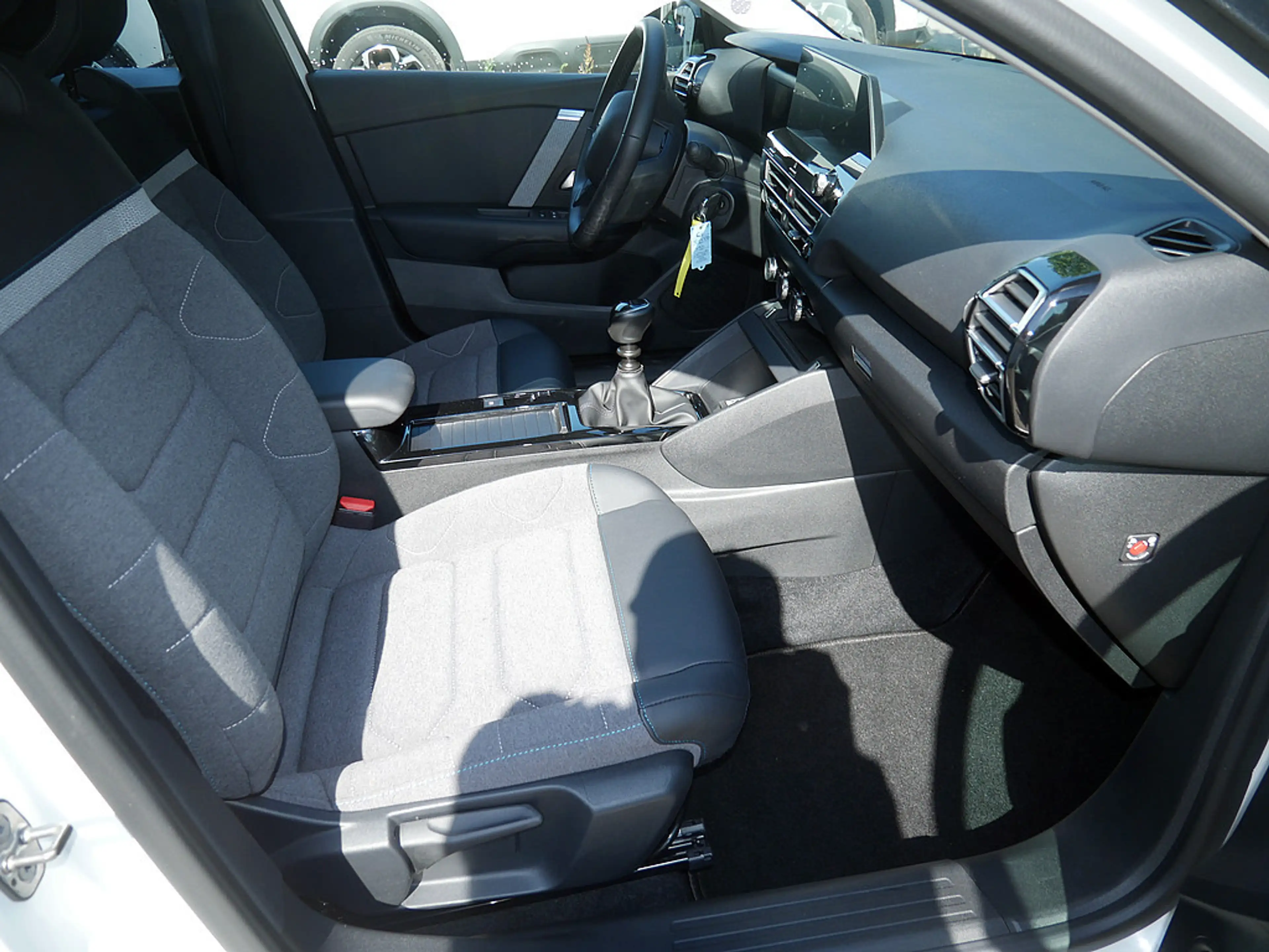 Citroen C4 PureTech 130 S&S Feel Pack SHZ KAMERA LED — photo 9