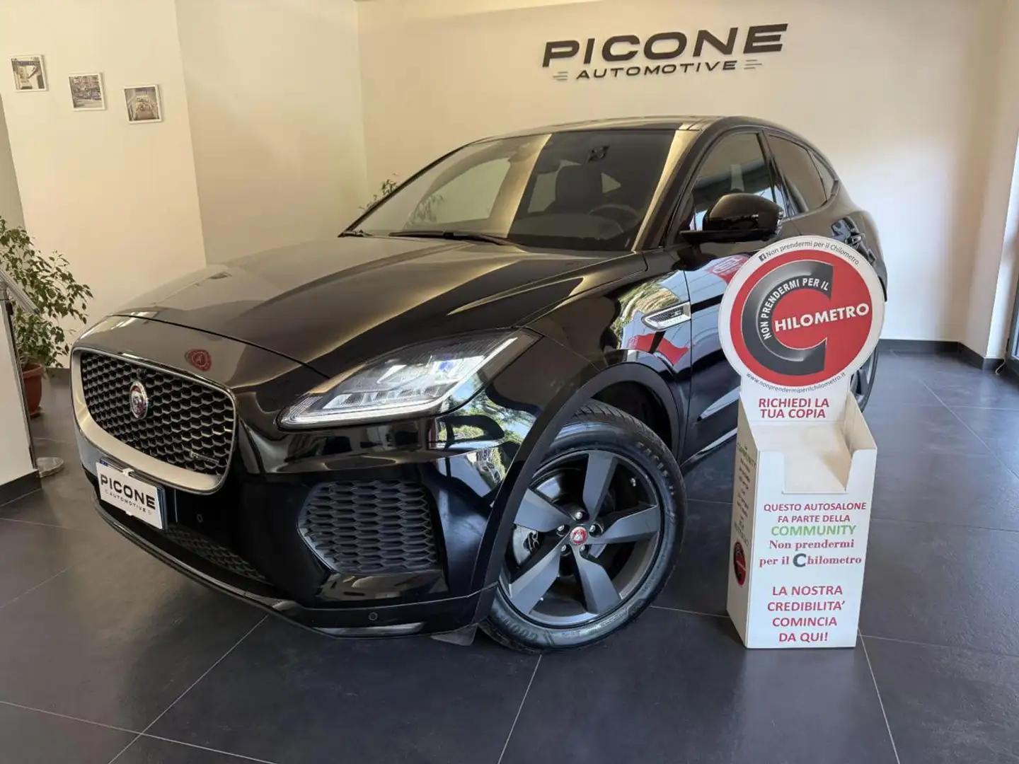 Jaguar E-Pace 2.0D 150 CV AWD aut. R-Dynamic S Fekete - 1