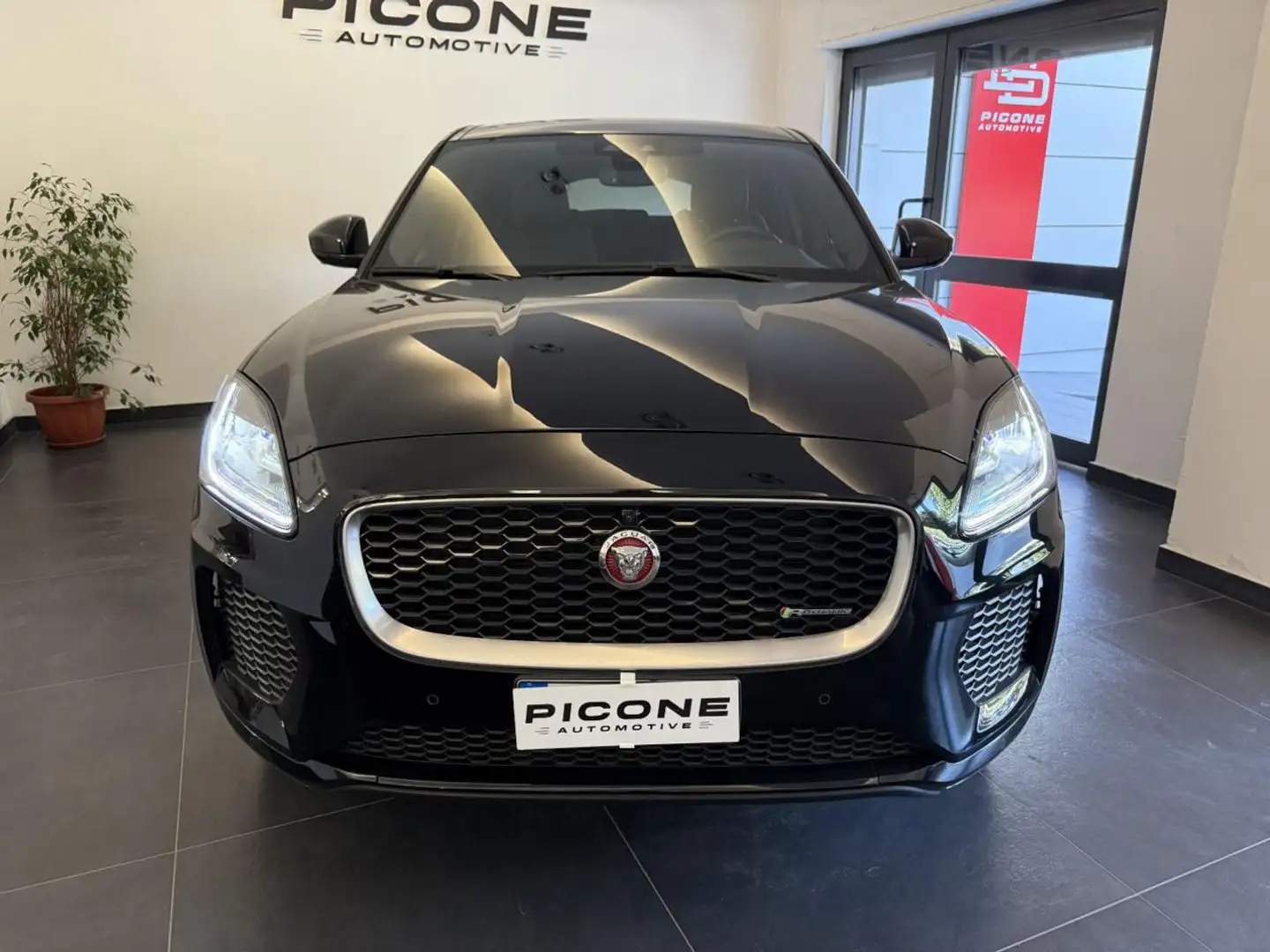 Jaguar E-Pace 2.0D 150 CV AWD aut. R-Dynamic Nero - 2