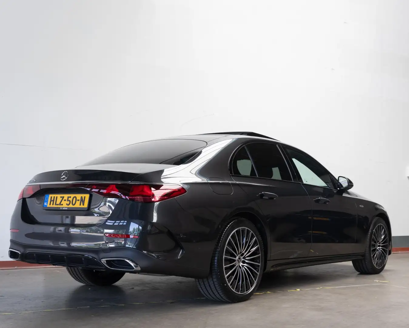 Mercedes-Benz E 300 Limousine e Sport Edition Grijs - 2