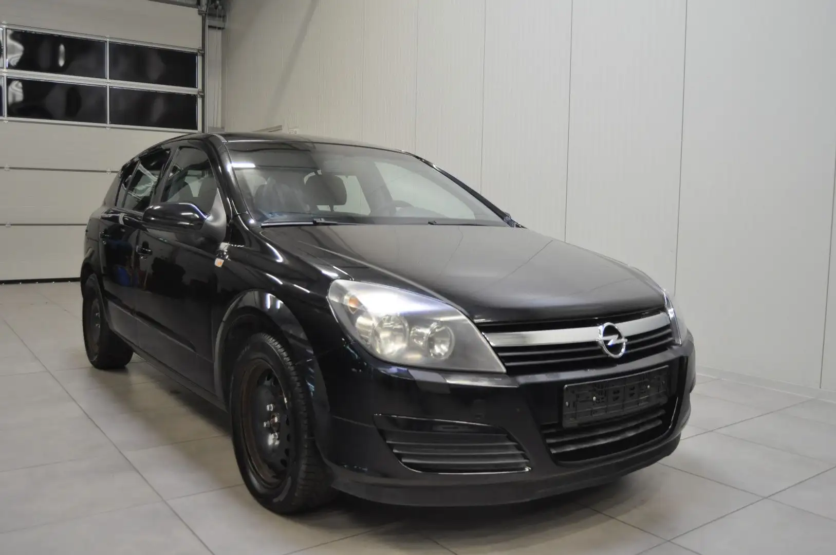 Opel Astra 1.4 Twinport Elegance Schwarz - 1