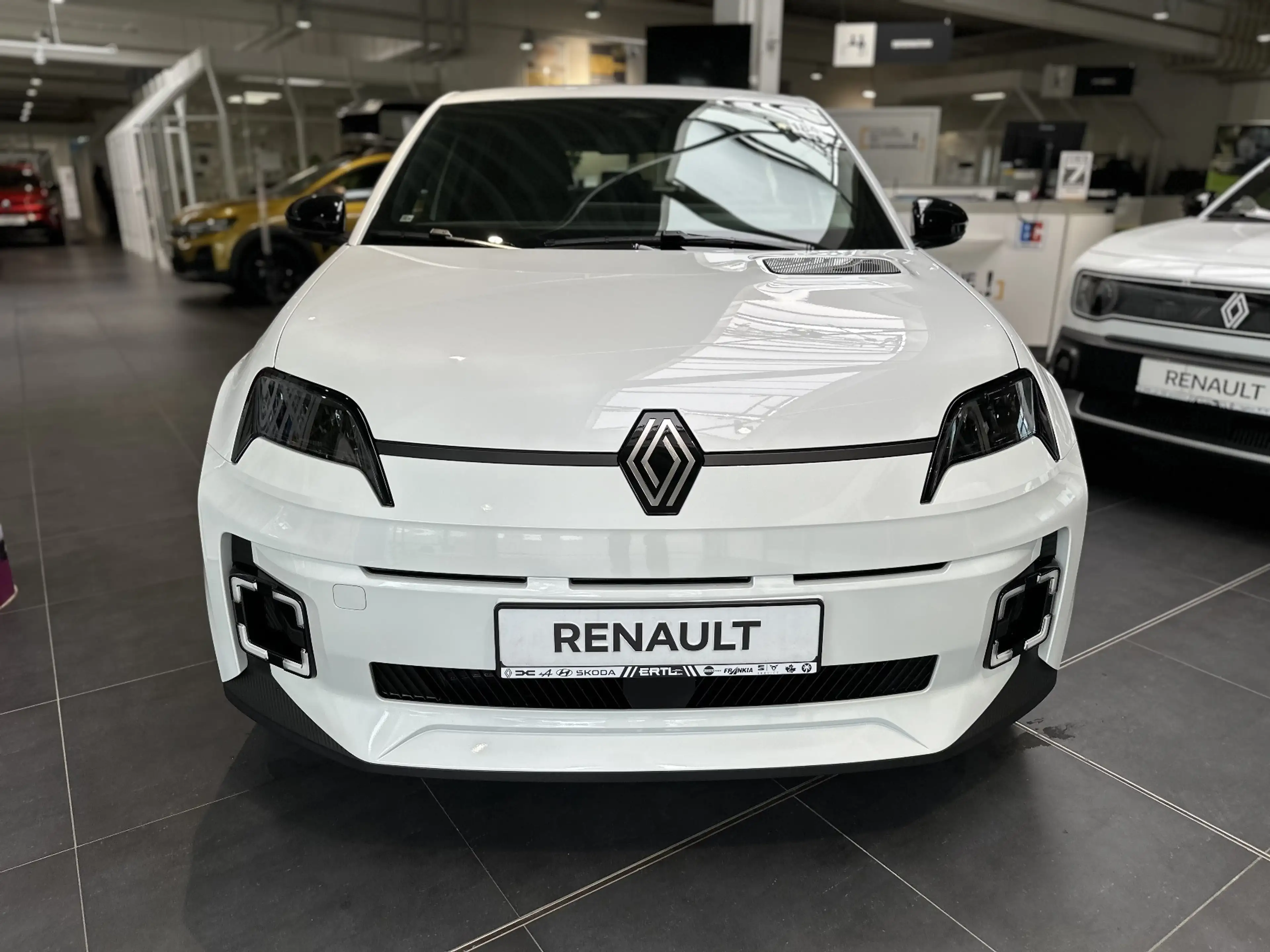 Renault R 5 Evolution 120 PS Urban Range — photo 2