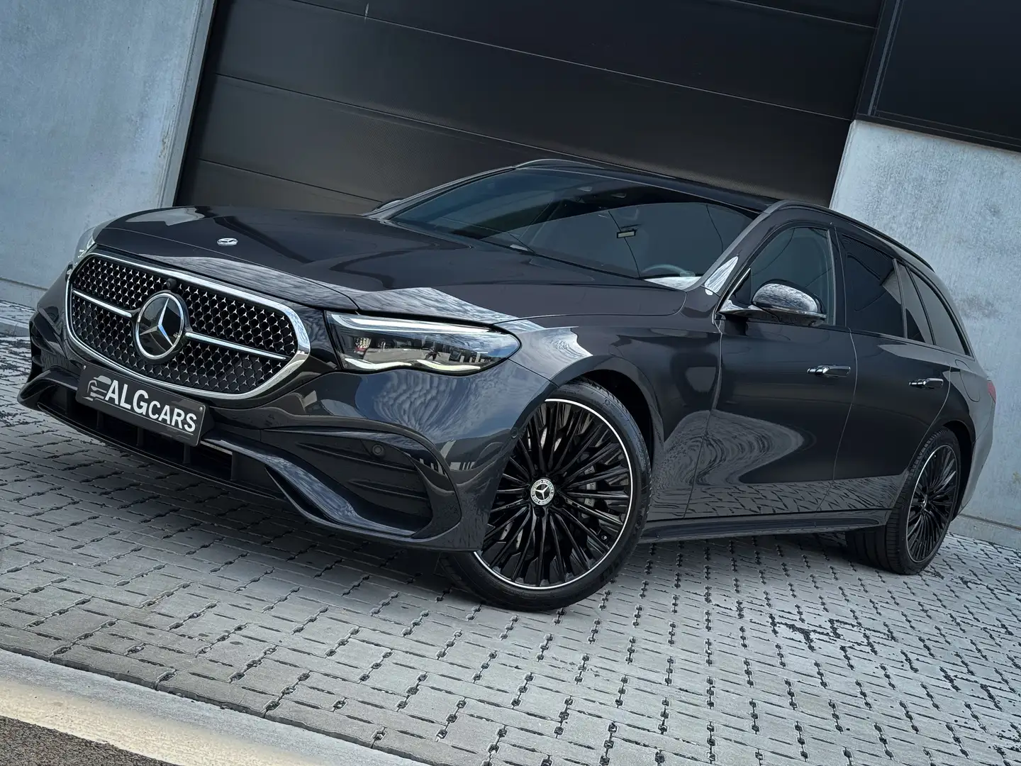 Mercedes-Benz E 300 de Break AMG-Line NIGHT EDITION / FULL OPTION !! Gris - 2